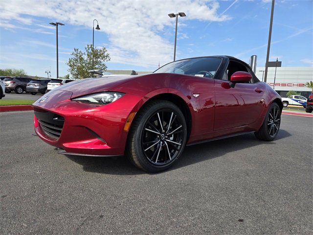 2025 Mazda MX-5 Miata Miata Grand Touring photo 2